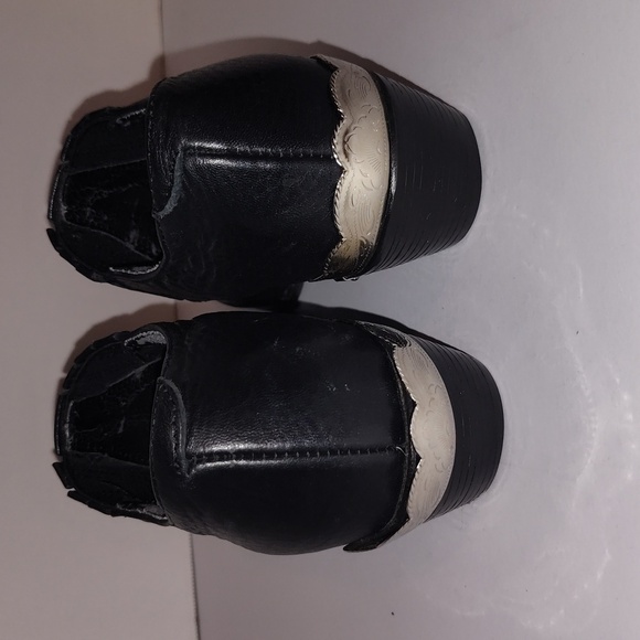 Road Wolf Black Low Leather Cowboy Western Ankle Booties With Silver Accents 6.5 - Picture 4 of 10